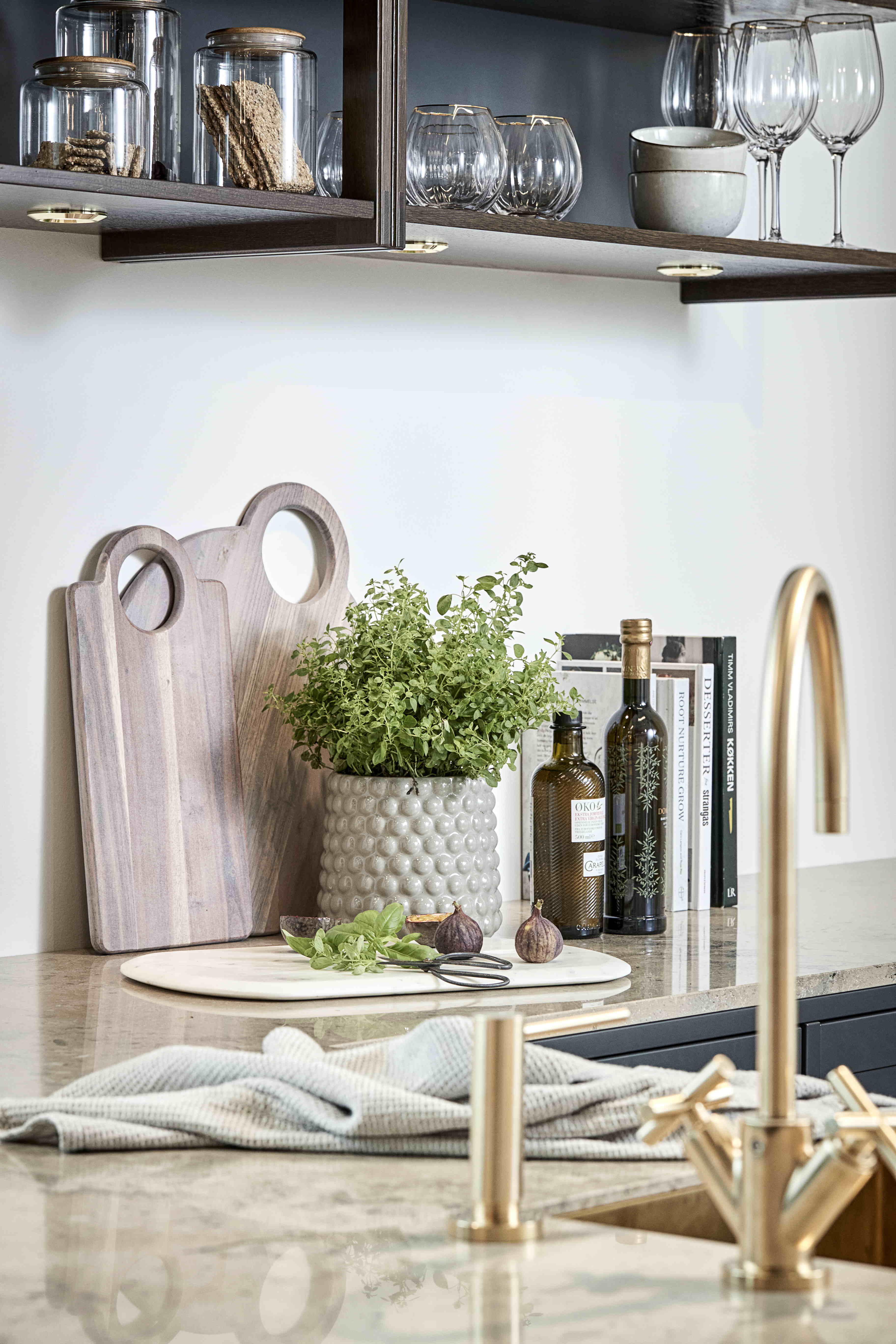 DONICZKA_SZARA_POJEMNIKI_KUCHENNE_SLOIKI_OZDOBNE_DREWNIANE_DESKI_KUCHENNE_DODATKI_KUCHENNE_LENE_BJERRE_POLSKA_OUTLET_SKLEP_DESIGNBYWOMEN